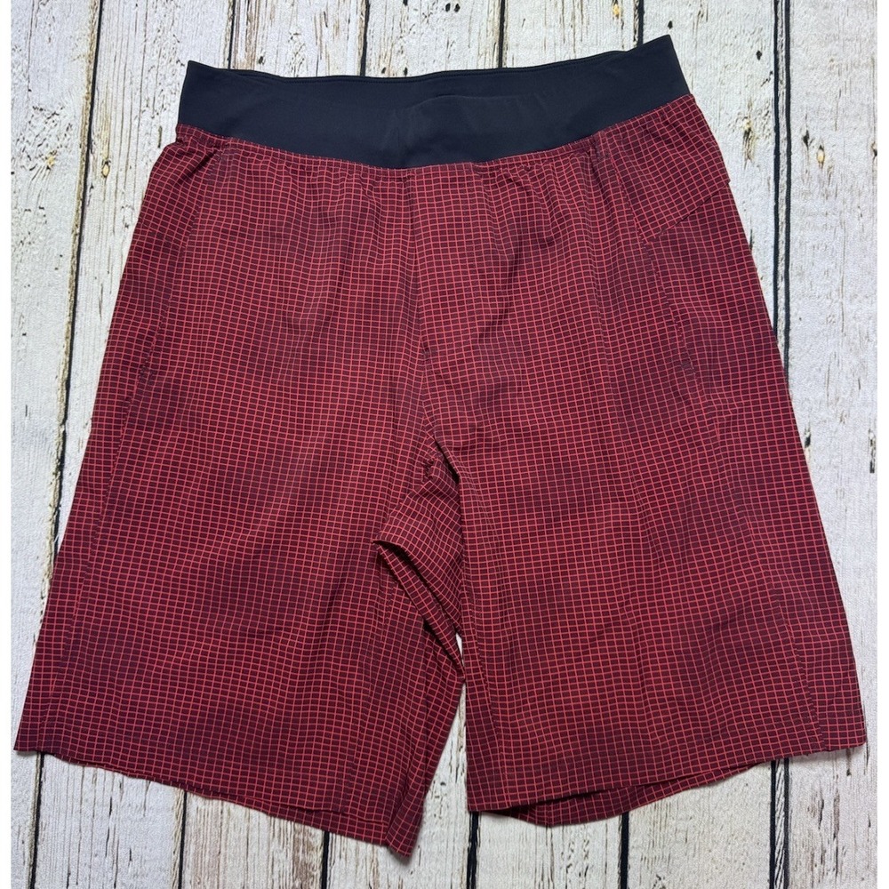Lululemon Core Shorts Men Large Athletic Gym Red‎ Black Check Workout Running